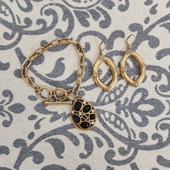 T Tahari Jewelry - VINTAGE Gold and Black Jewelry Set